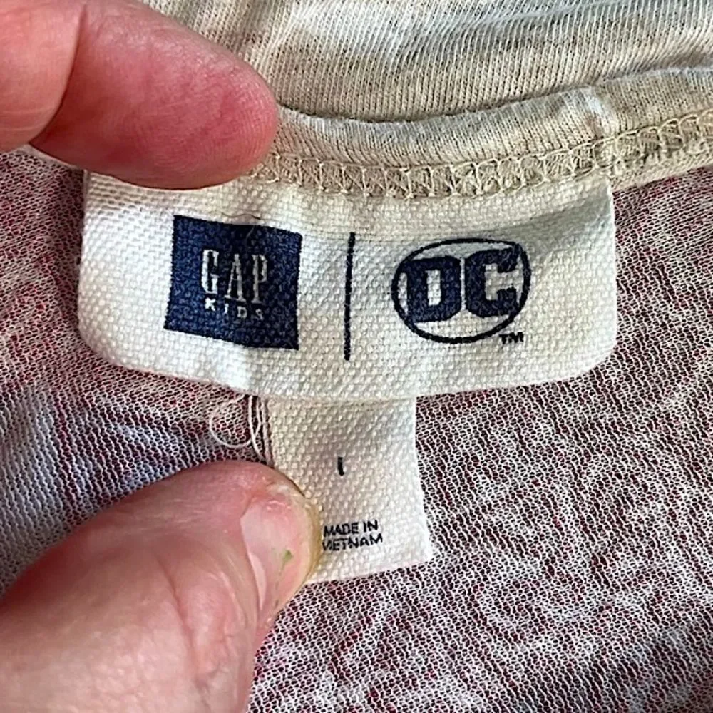 Gap Kids Wonder Woman Sequin Flip Graphic Tee Girls L/10 Oatmeal